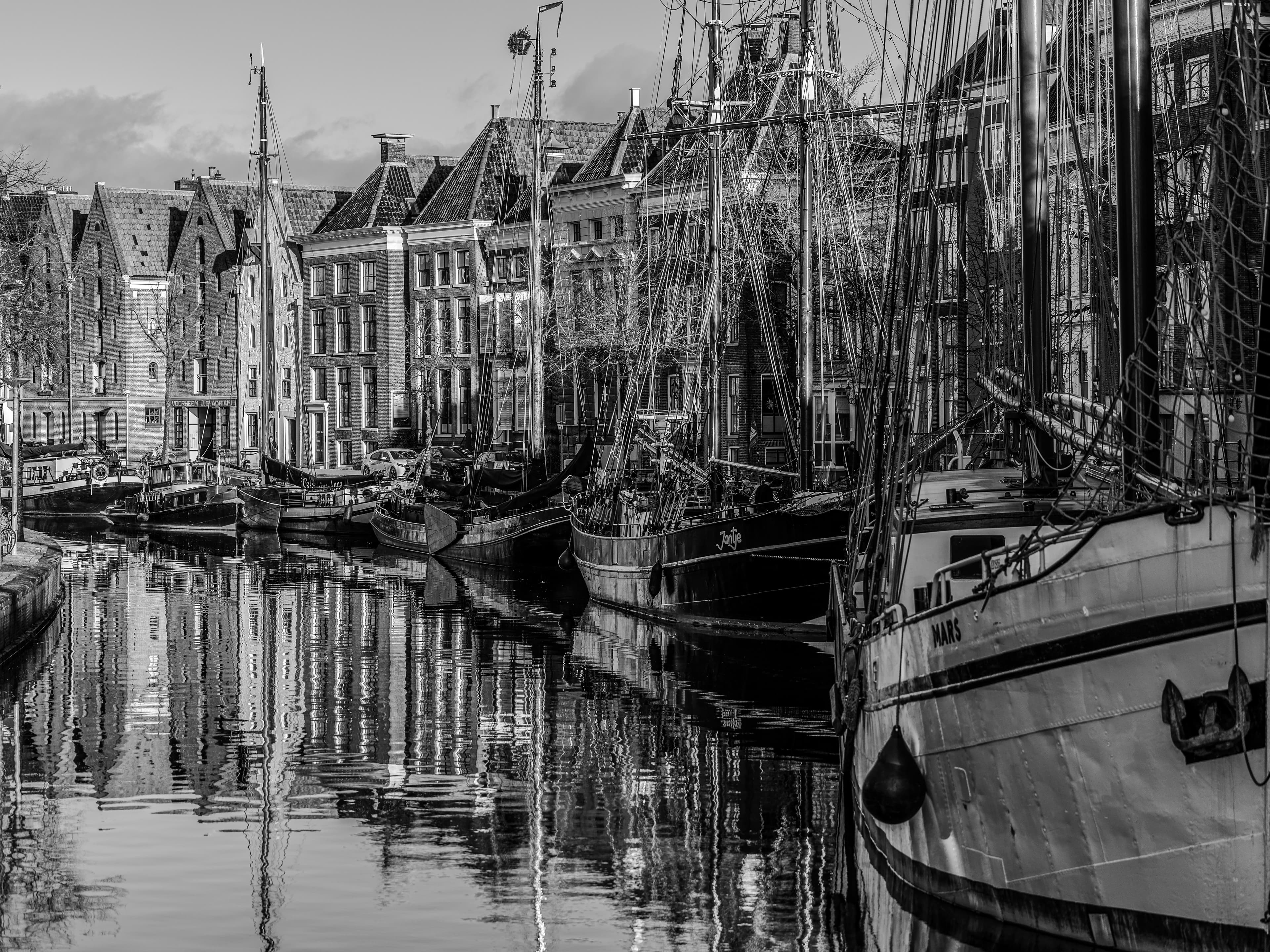 Een van de grachten in Groningen